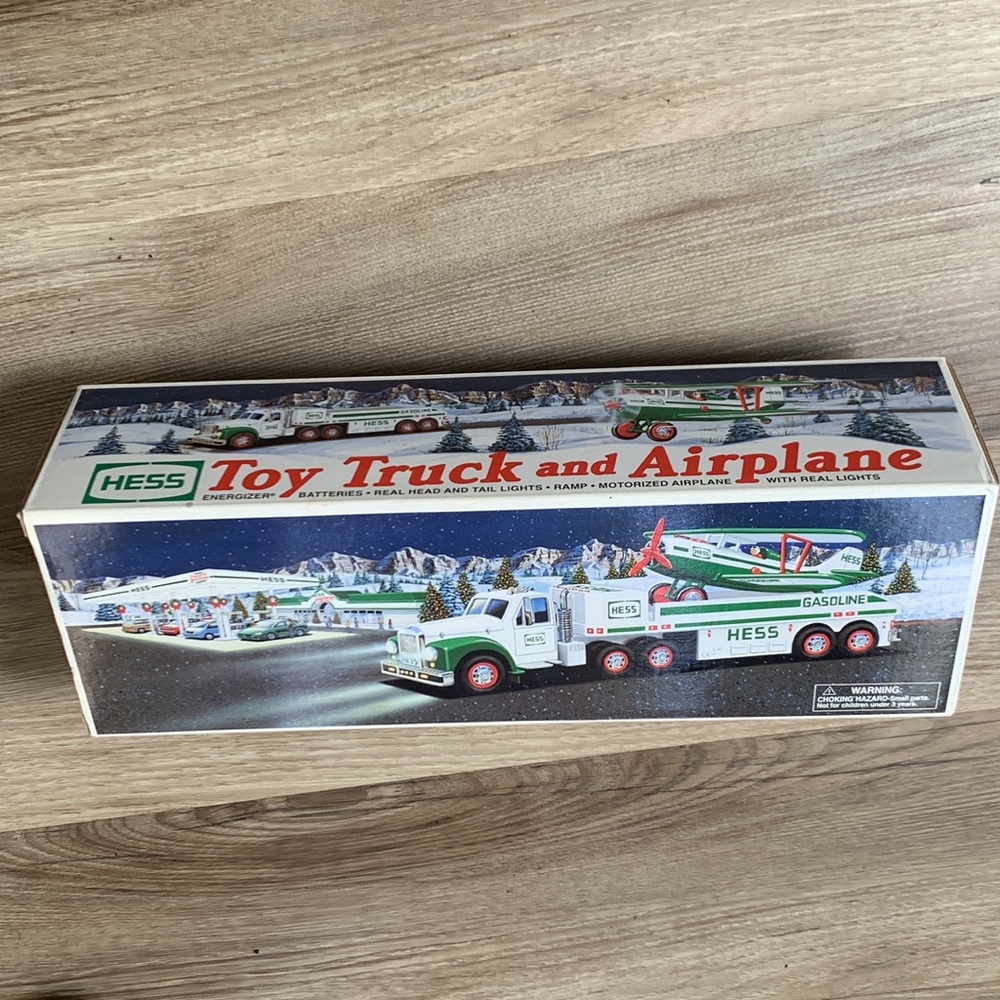New 2002 Hess Gas Station Holiday Toy Truck & Airplane Air Plane Vintage NRFB